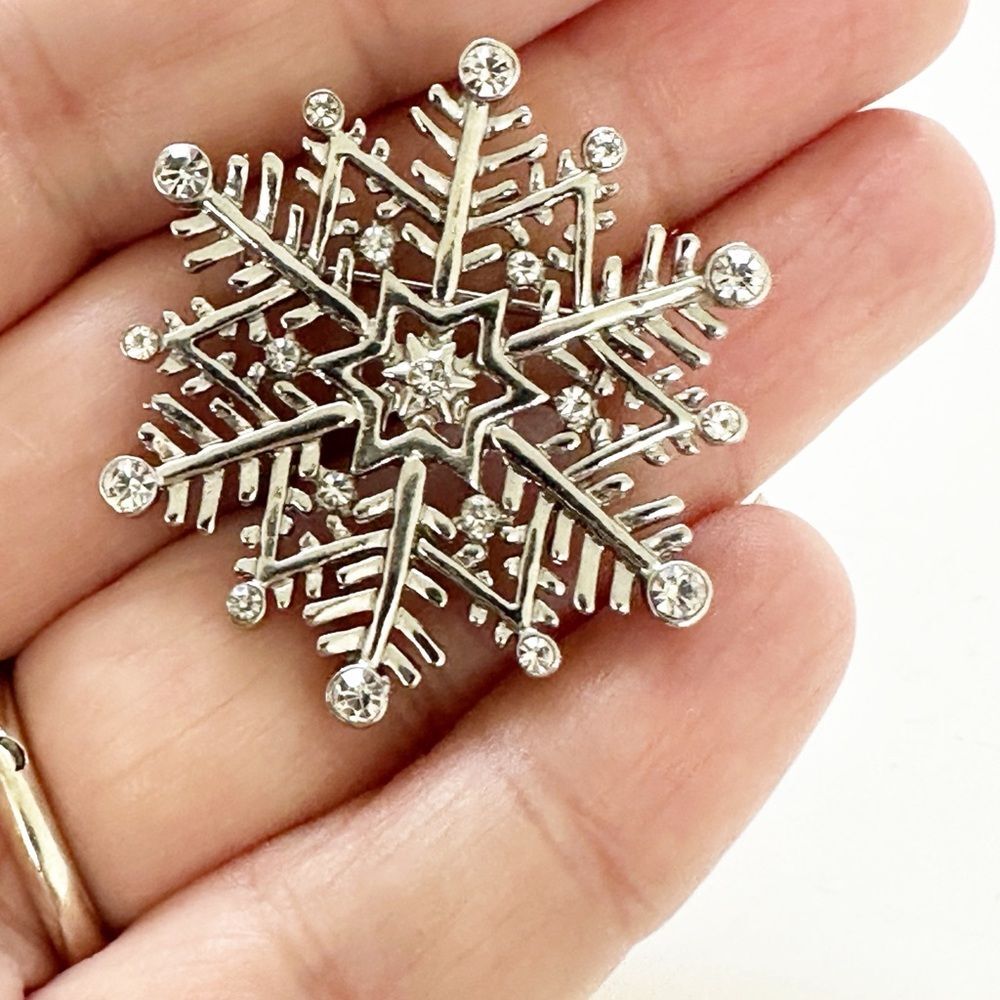 Silver Tone Rhinestone Snowflake Brooch Pin - Picture 2 of 5